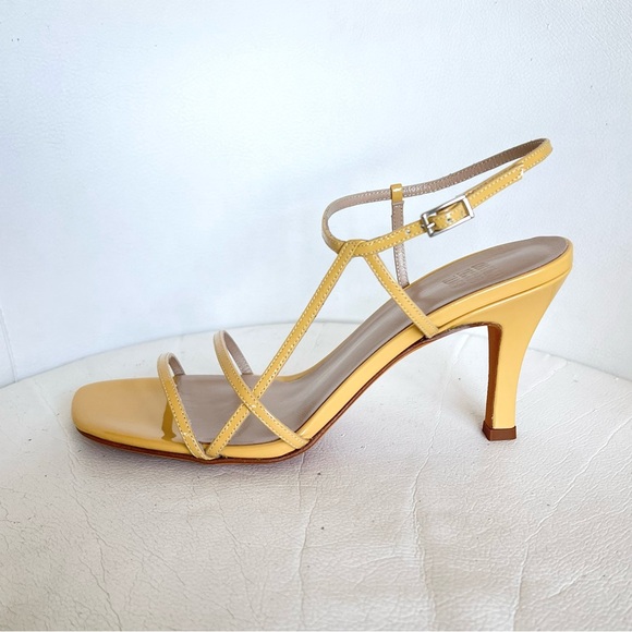 Maryam Nassir Zadeh Shoes - (」//-|┌)┘))

NWT Maryam Nassir Zadeh Sandals Heels